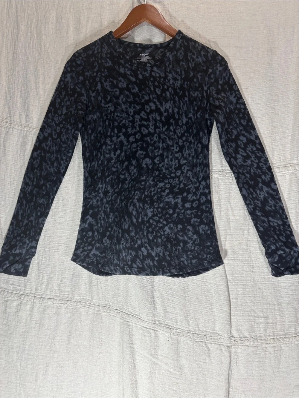 ClimateRight by Cuddl Duds Fleece Base Layer Top Size S Animal Print Grey Black